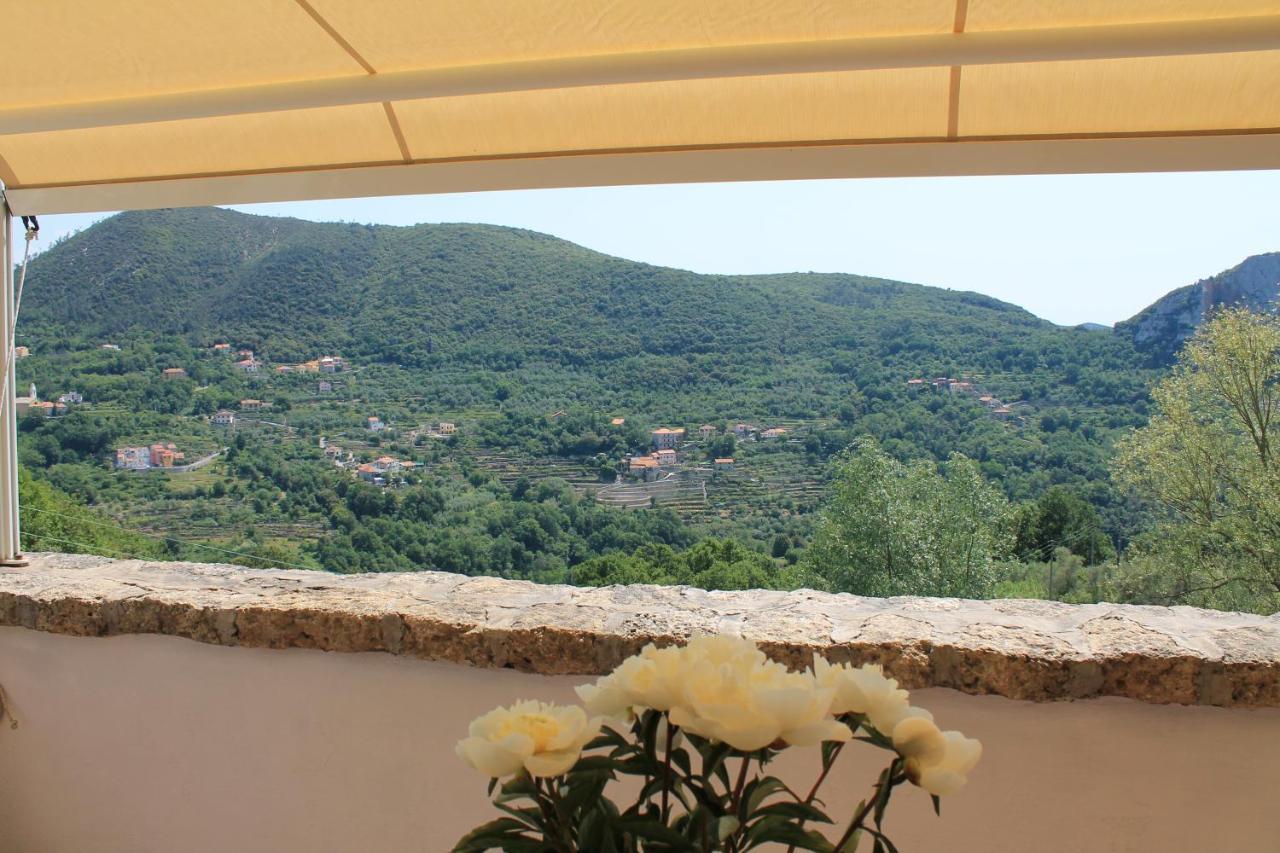 B&B Rubando Le Nuvole Orco Feglino Exterior photo